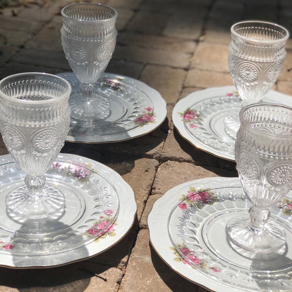 4 Menuet Vienna Rose China Plates - Picture 5 of 5